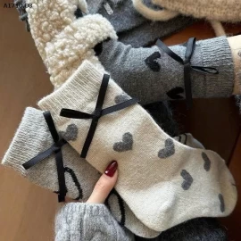 SET 3 ĐÔI TẤT TRÁI TIM NỮ  - sỉ 39k/set 3 đôi mix