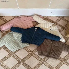 KHOÁC BOMBER THÊU HÌNH LÓT LÔNG-Giá sỉ  size 90-120: 272k  size 130-150: 296k 