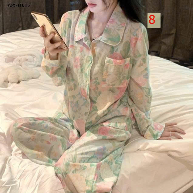 MÀU 8