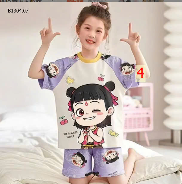 MÀU 4
