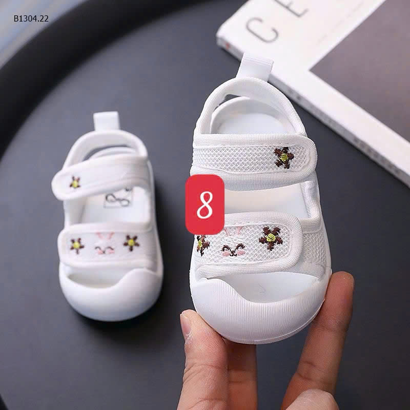 MÀU 8