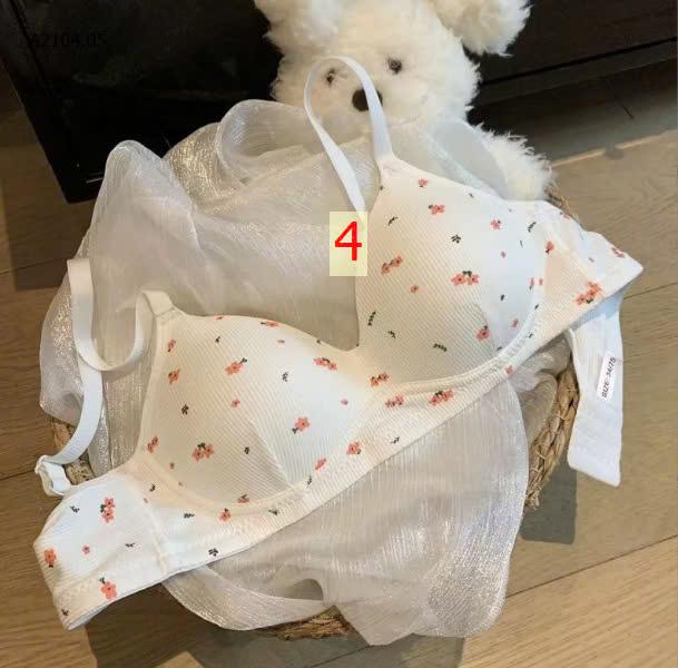 MÀU 4