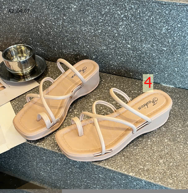 MÀU 4