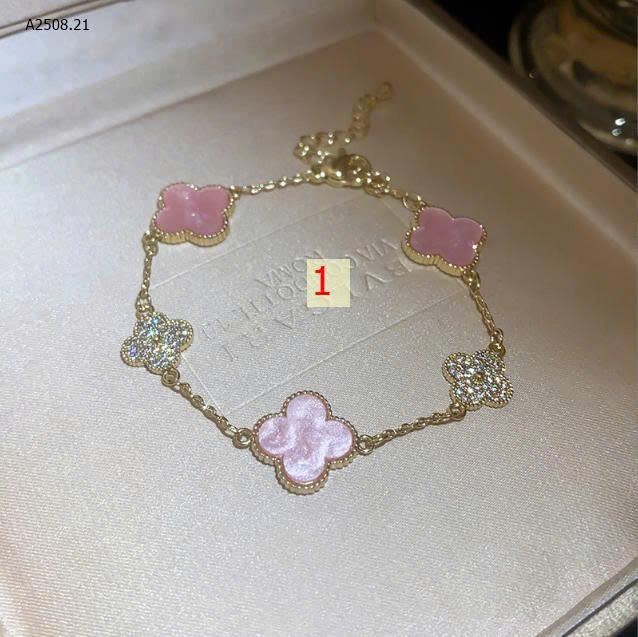 MÀU