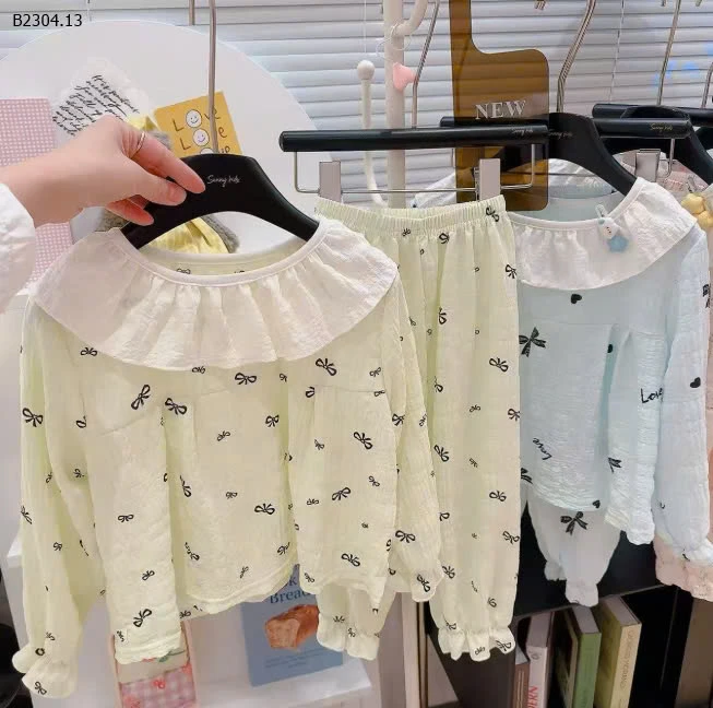 YAKIDS – BỘ PYJAMA BÉ GÁI CỔ BÈO, SIÊU XINH -sỉ 95k