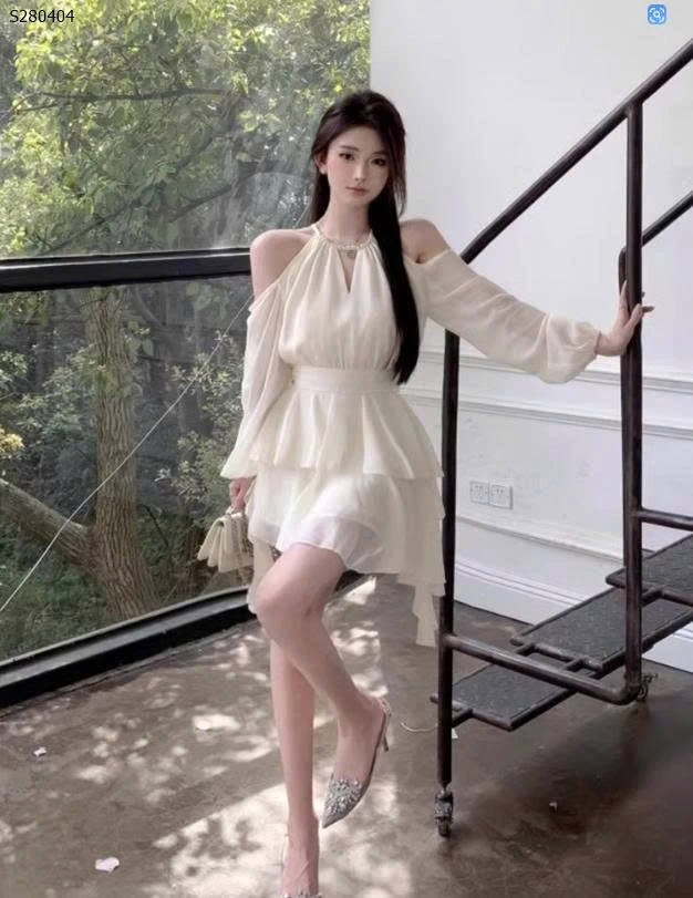 Váy cố yếm đính đá eo thon váy ngắn voan - 260,000