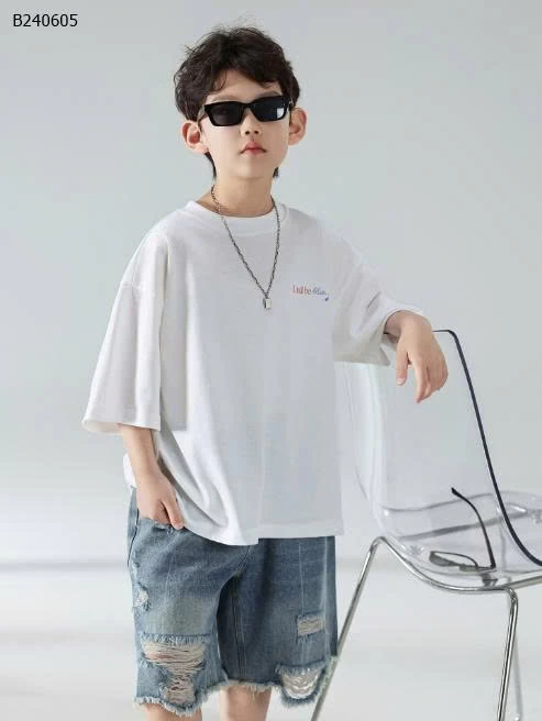 QUẦN SHORT JEAN RÁCH PHỐI ÁO THUN - giá sỉ như sau  quần : 150k áo thun : 111k