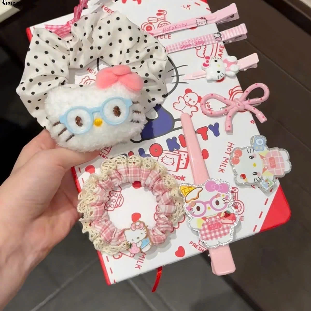 SET 9 MÓN KẸP TÓC KITTY - SỈ 35k/set 9 món