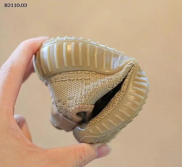 GIÀY THỂ THAO CHO BÉ-Giá sỉ 21-26: 111k  27-32: 117k  33-38: 123k 