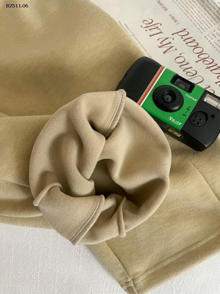 Quần dài trẻ em vải Acetate 2025 Lót lông cừu NHÀ AMBB- Giá sỉ  sz 90-150: 230k  sz 160: 250k  sz 170 : 270k