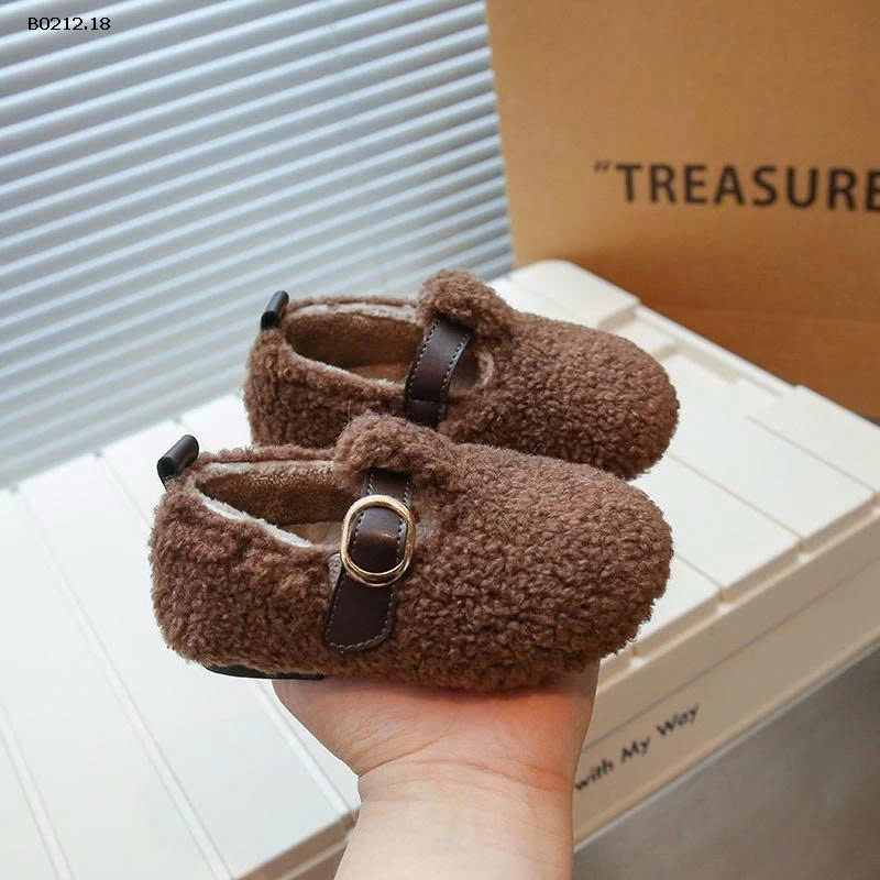 GIÀY LÔNG ẤM ÁP CHO BÉ-sỉ Sz 21-25 : 139k           Sz 26-30 : 149k 