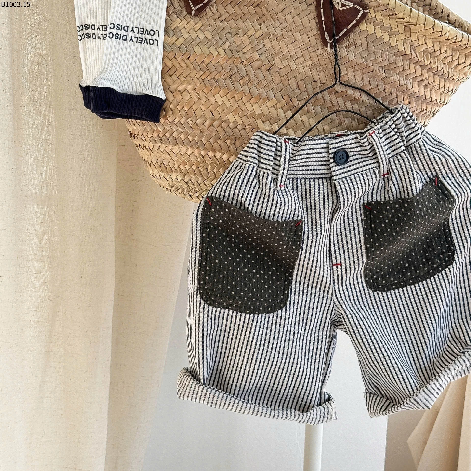 QUẦN SHOT MIDI KẺ SỌC 26070 - Giá sỉ 173k