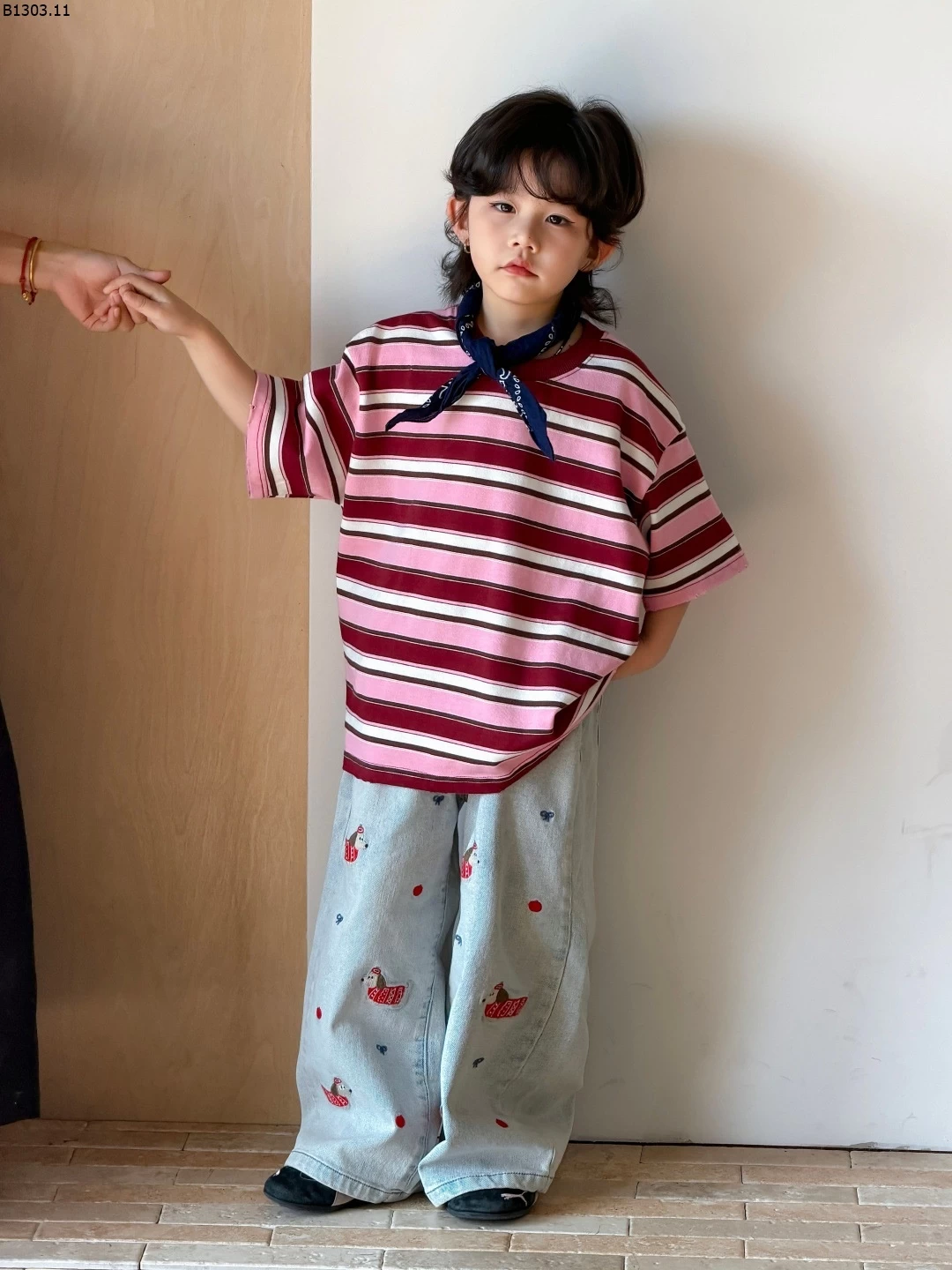 ÁO THUN KẺ MIX JEANS THÊU CÚN Giá sỉ áo : 155k quần : 220k