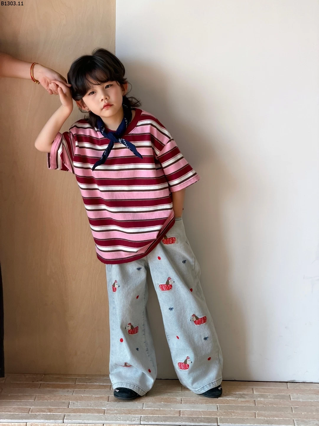 ÁO THUN KẺ MIX JEANS THÊU CÚN Giá sỉ áo : 155k quần : 220k