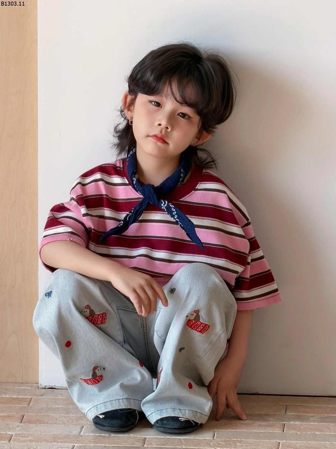 ÁO THUN KẺ MIX JEANS THÊU CÚN Giá sỉ áo : 155k quần : 220k