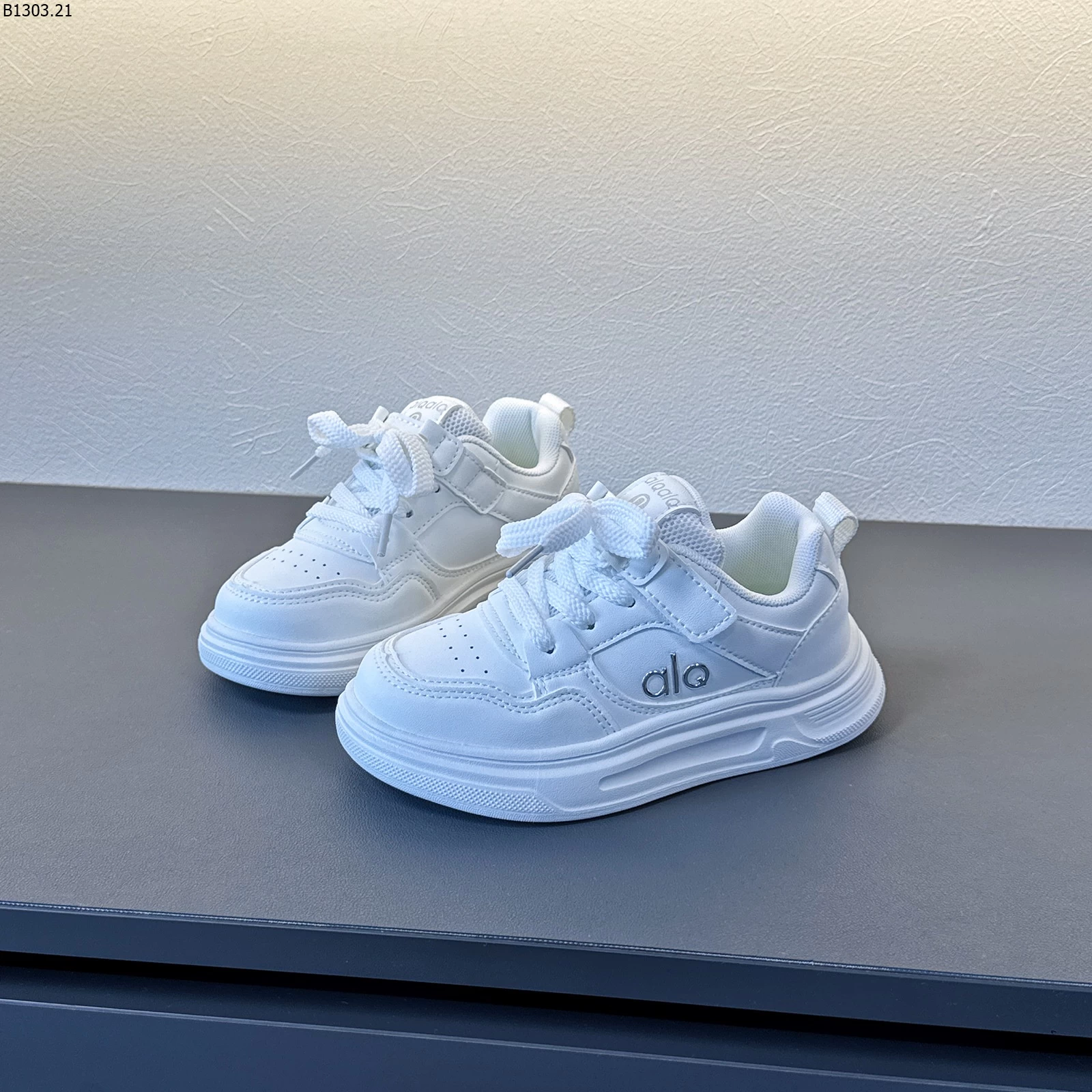 GIÀY THỂ THAO TRẮNG CHO BÉ Giá sỉ sz 27-31: 205k sz 32-37: 215k