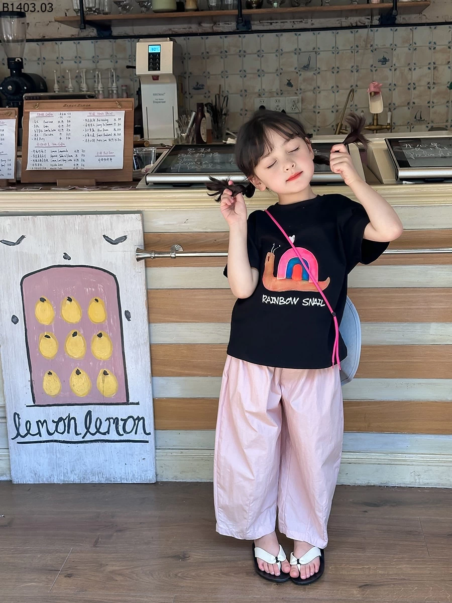 ÁO PHÔNG AMBB BÉ GÁI Giá sỉ size 90-150 : 107k Size 160 : 115k size 170 : 125k