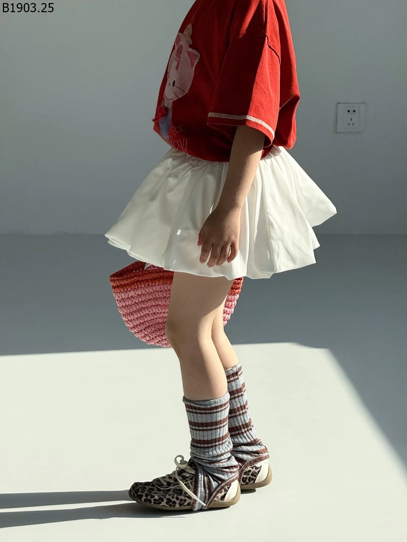 SET ÁO KITTY ĐỎ MIX VÁY BÍ TRẮNG giá sỉ áo --- G.i.á 174k váy --- G.i.á 214k