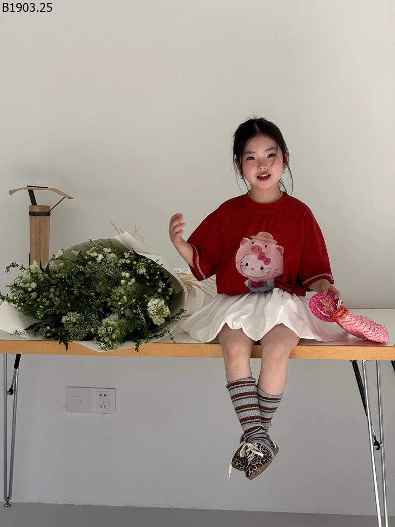 SET ÁO KITTY ĐỎ MIX VÁY BÍ TRẮNG giá sỉ áo --- G.i.á 174k váy --- G.i.á 214k