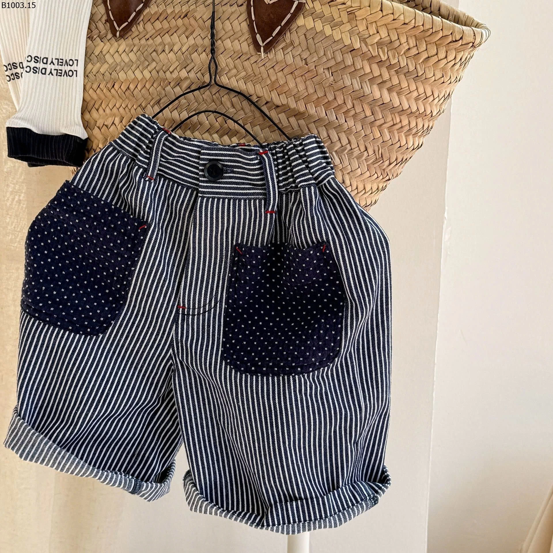 QUẦN SHOT MIDI KẺ SỌC 26070 - Giá sỉ 173k